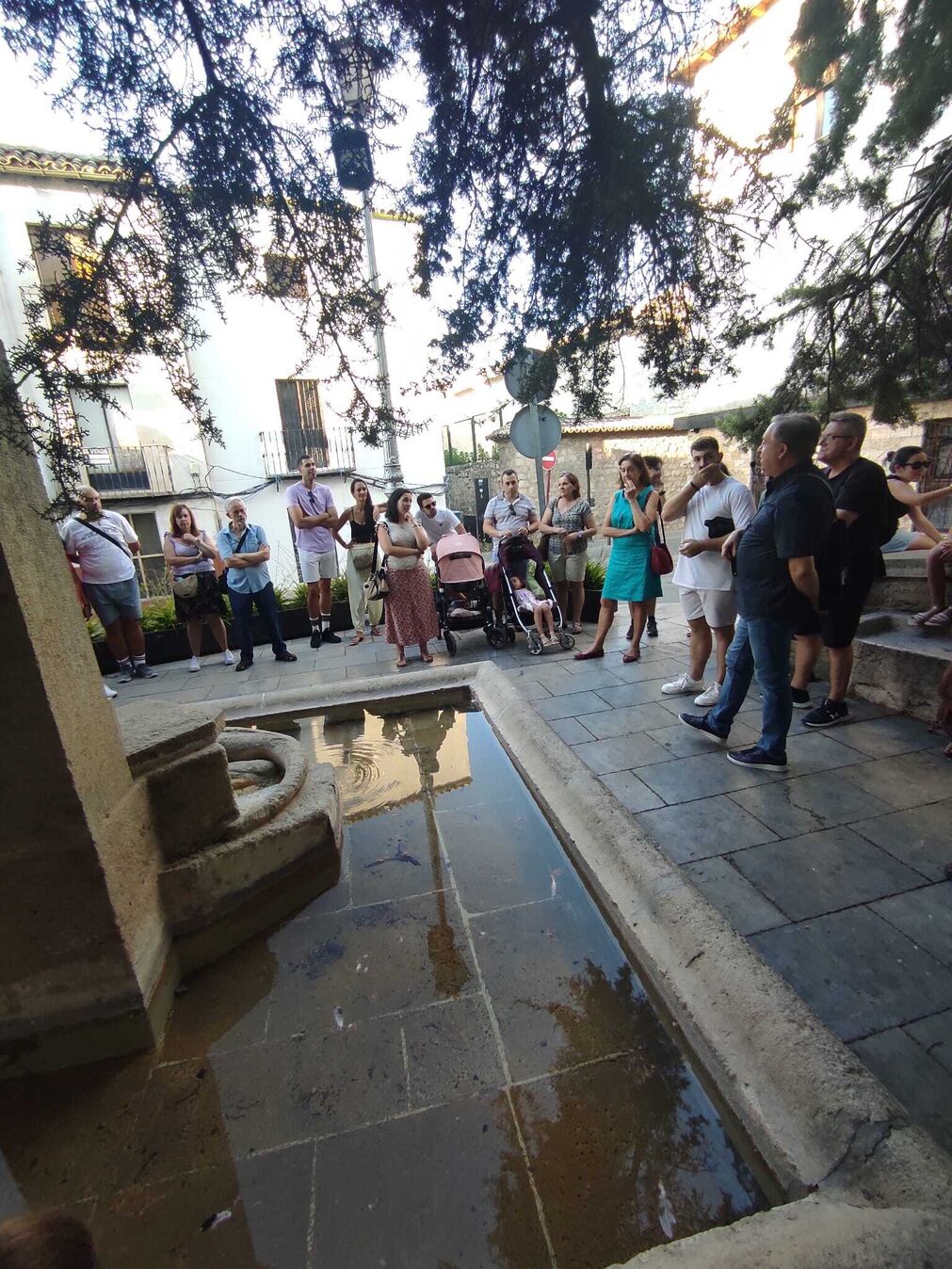 En la plaza de la Fuente del Lagarto se explica la leyenda que dice que atemorizaba a la ciudad.