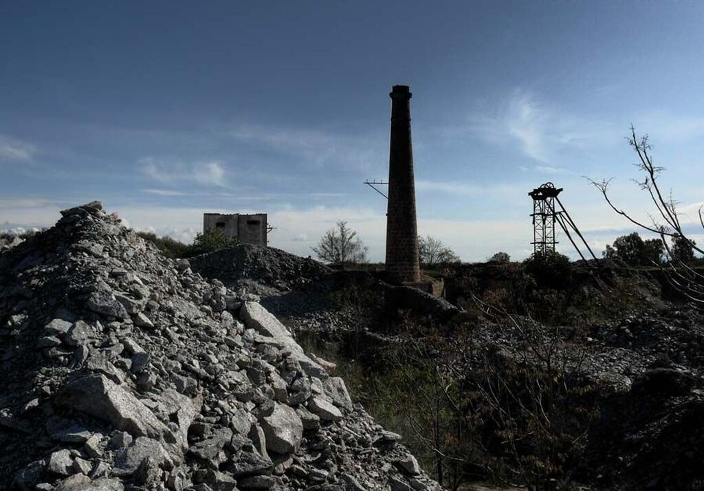 Desde el siglo XIX hasta el XX en el distrito minero de Linares-La Carolina se art&iacute;cul&oacute; un gran complejo de car&aacute;cter industrial.
