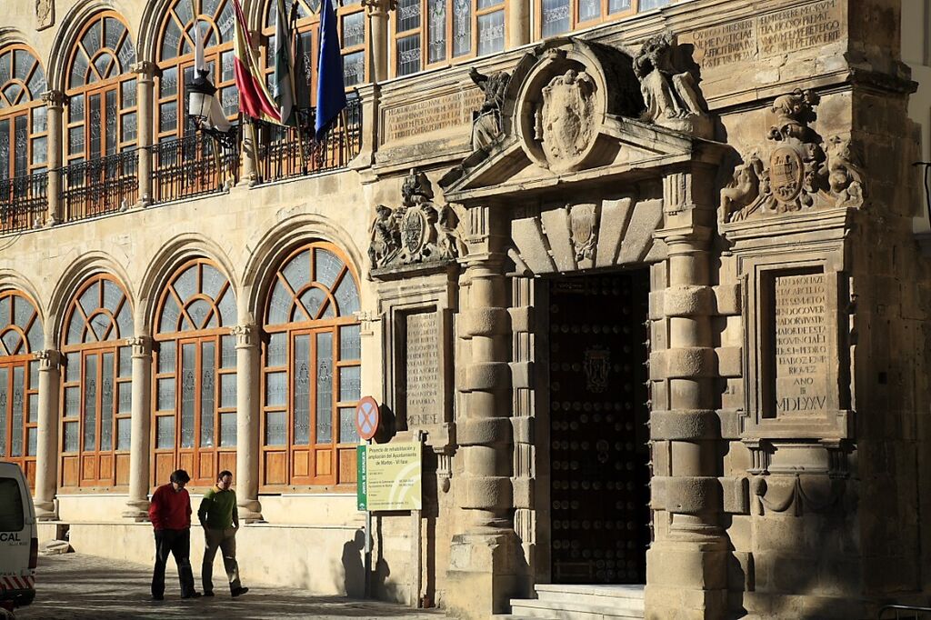 Portada del Ayuntamiento de Martos, construido en el siglo XVI y considerado una obra maestra del manierismo espa&ntilde;ol.
