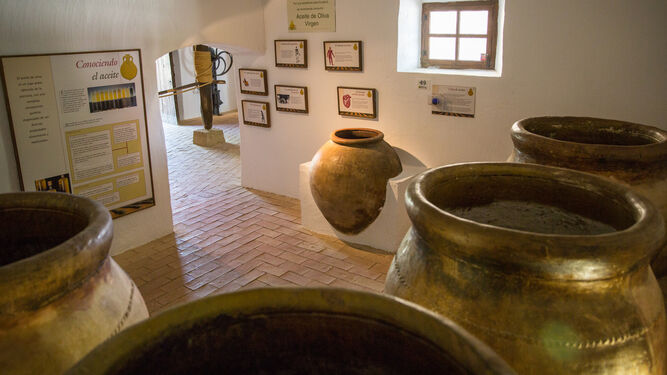 Una de las salas tematizadas del Museo Cultural del Olivo en Puente del Obispo.