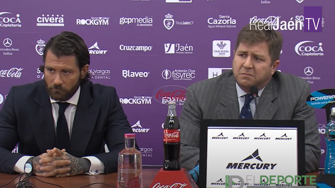 Sergio Hitos y Juan Miguel Hitos en una rueda de prensa del Real Jaén.