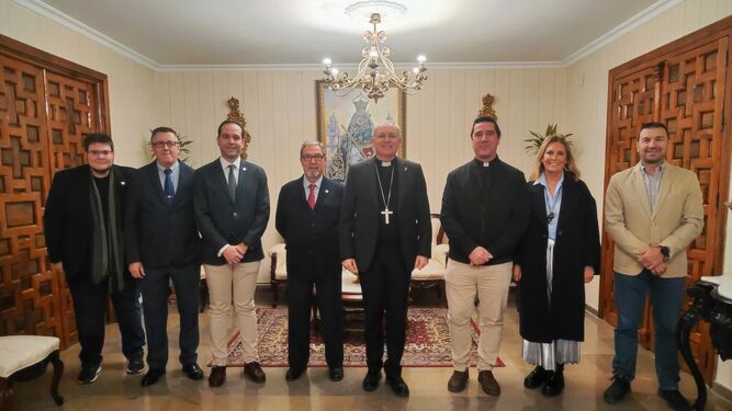 Encuentro entre la Agrupación de Cofradías y Hermandades de Jaén y el obispo Sebastián Chico