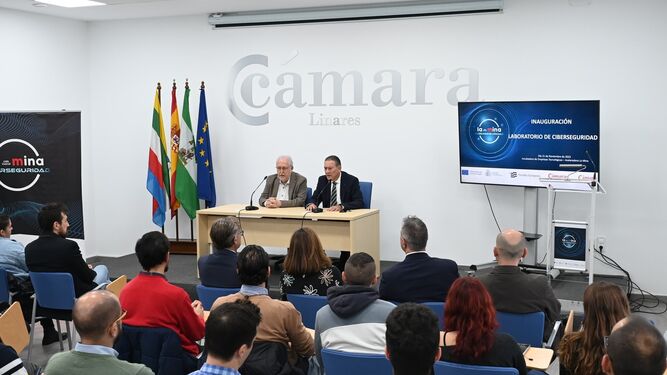 Linares inaugura el primer laboratorio de ciberseguridad de Andalucía.