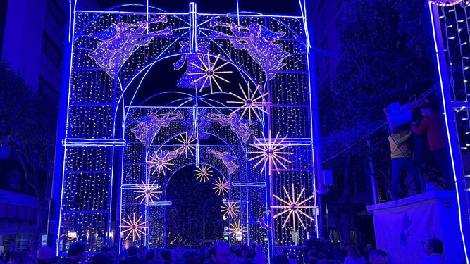 El espectáculo de luces y música de la calle Roldán y Marín es un clásico de la Navidad en Jaén.