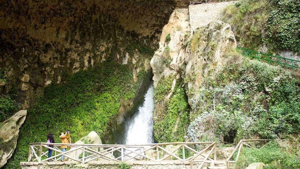 Cueva del Agua de T&iacute;scar.