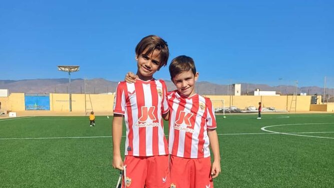 Unidos por el fútbol: la bonita historia de Valentino y Alexis, jugadores del Almería y fans del Jaén Paraíso Interior FS