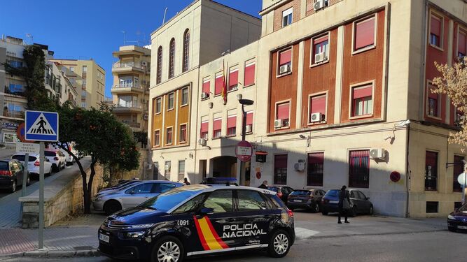 Fachada principal de la Comisaría de Policía Nacional de Jaén.