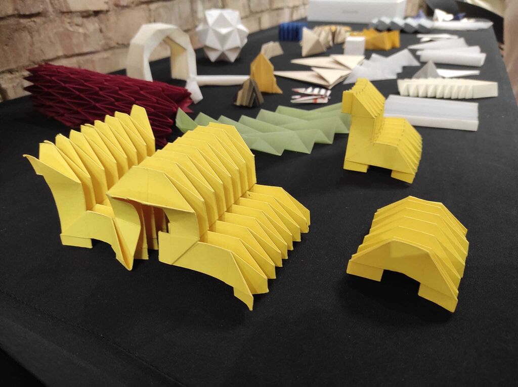 JuanOto es un genio de la papiroflexia, que en japon&eacute;s se traduce como 'origami'.