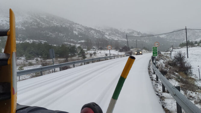 La nieve vuelve a Santiago Pontones: las imágenes que deja la borrasca Karlotta son espectaculares