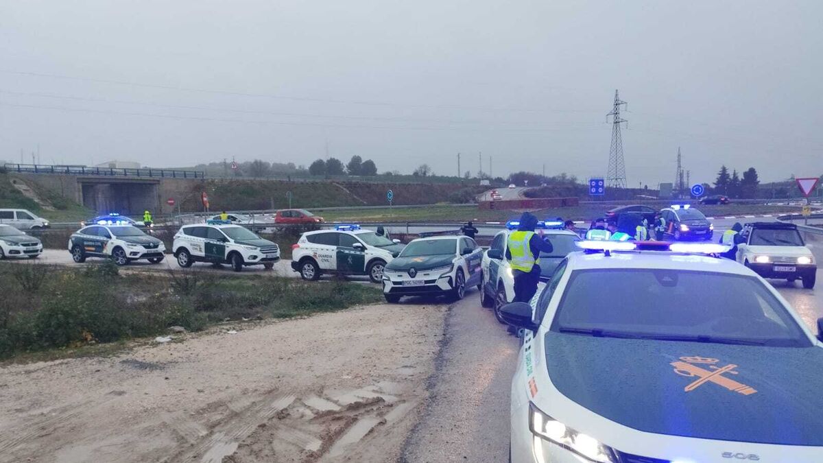 Vuelven los cortes de carreteras a Jaén: la autovía A-32 está bloqueada a su paso por Úbeda