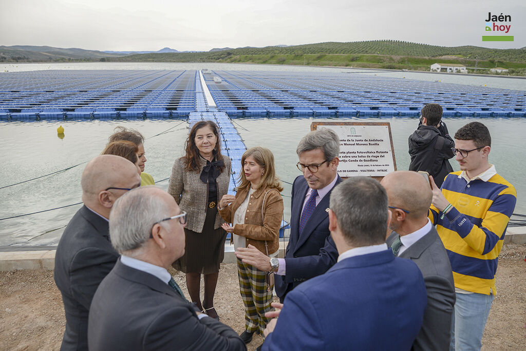 Inauguraci&oacute;n de la planta fotovoltaica flotante en el Cortijo Conde de Guadiana de &Uacute;beda.