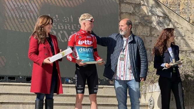 Van Gils se alza como ganador de la Vuelta a Andalucía-Ruta del Sol tras vencer en la contrarreloj de Alcaudete