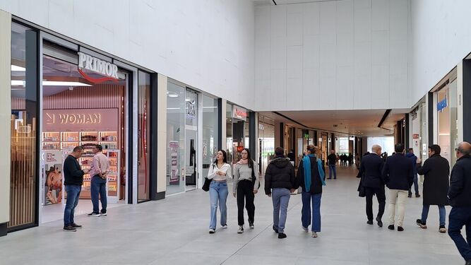 El Centro Comercial Jaén Plaza necesita trabajadores para incorporación inmediata