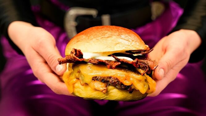 La Bacon Cheese Burger 2.0 aspira a convertirse en la mejor hamburguesa de España.