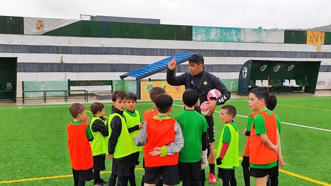 Entrenamiento de la Real Betis Academy en Jaén.