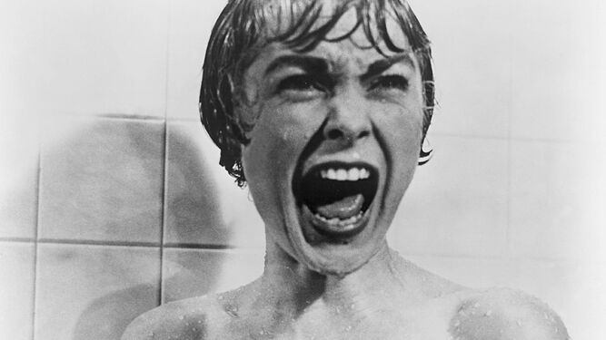 Revive la mítica escena de la bañera de 'Psicosis' con este ciclo gratuito de cine de terror clásico.