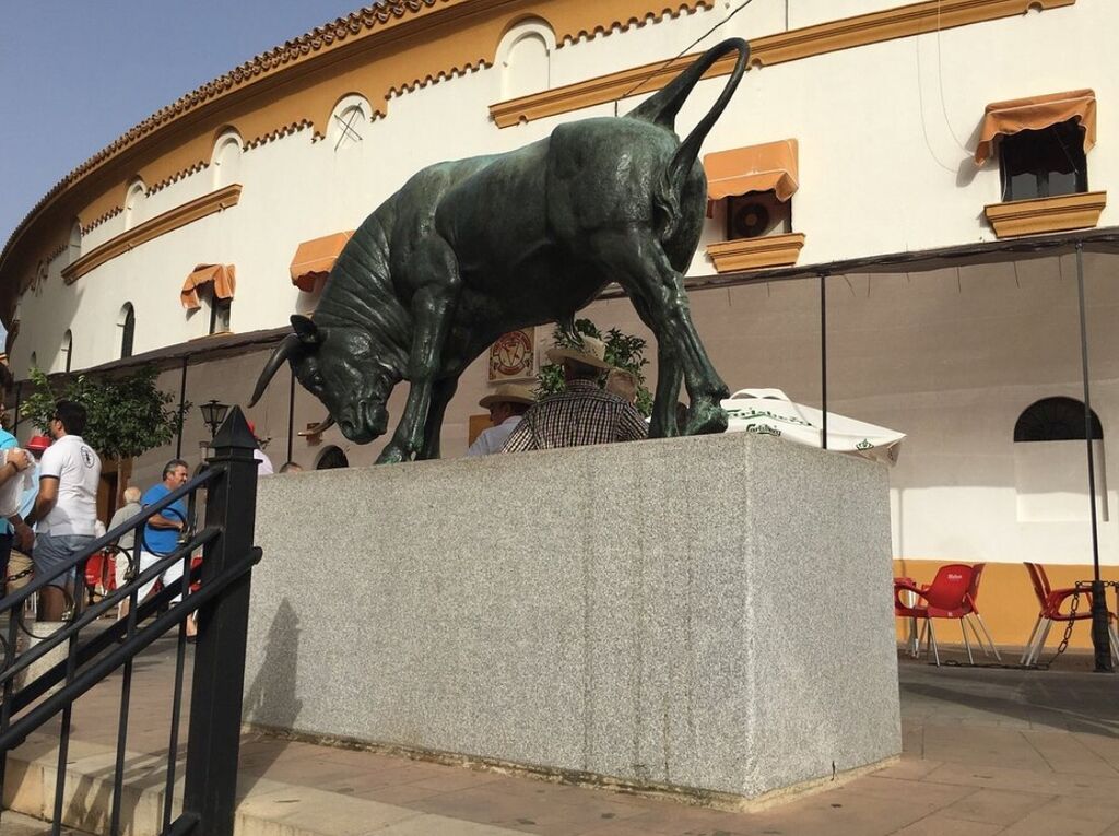 Linares tiene fama mundial por ser la ciudad donde el diestro cordob&eacute;s Manuel Rodr&iacute;guez S&aacute;nchez &lsquo;Manolete&rsquo; perdi&oacute; la vida en una tr&aacute;gica tarde de toros en este coso.