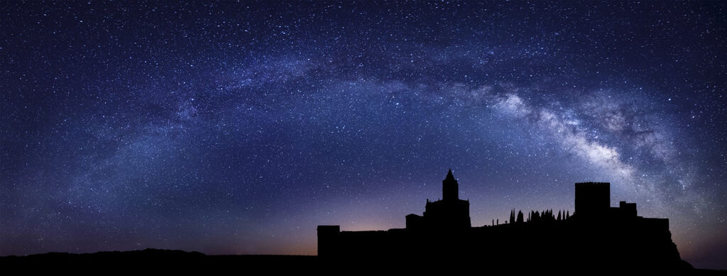 En la aldea de La Pedriza, a 8 kil&oacute;metros de Alcal&aacute; la Real se encuentra el Observatorio Andaluz de Astronom&iacute;a.