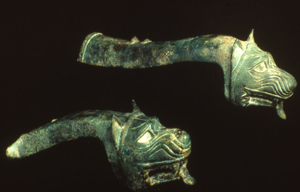 Bronces encontrados en el Cortijo de Maquiz, en Meng&iacute;bar.