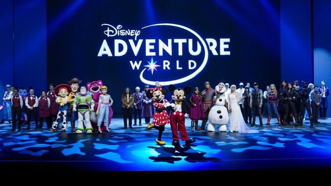 Los personajes Disney en la presentación de Disney Adventure World